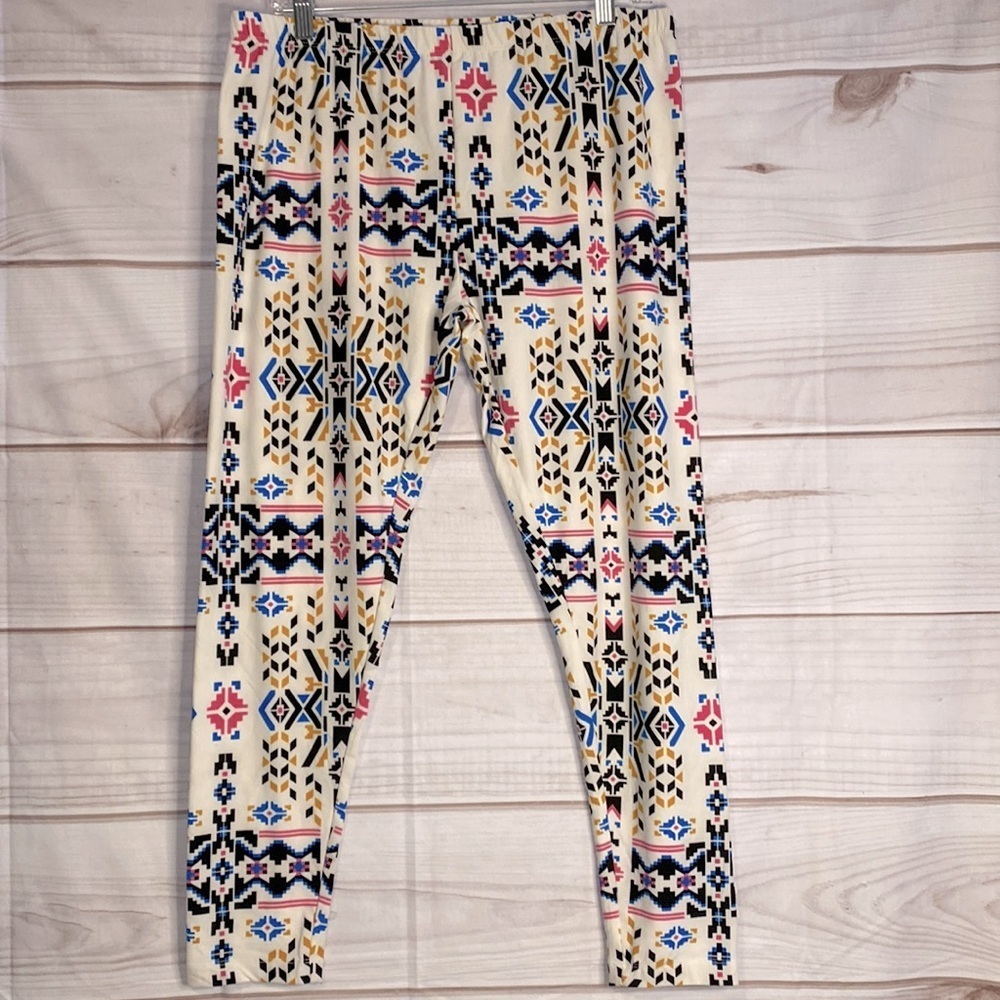 NWOT Juniors Aztec Print Leggings